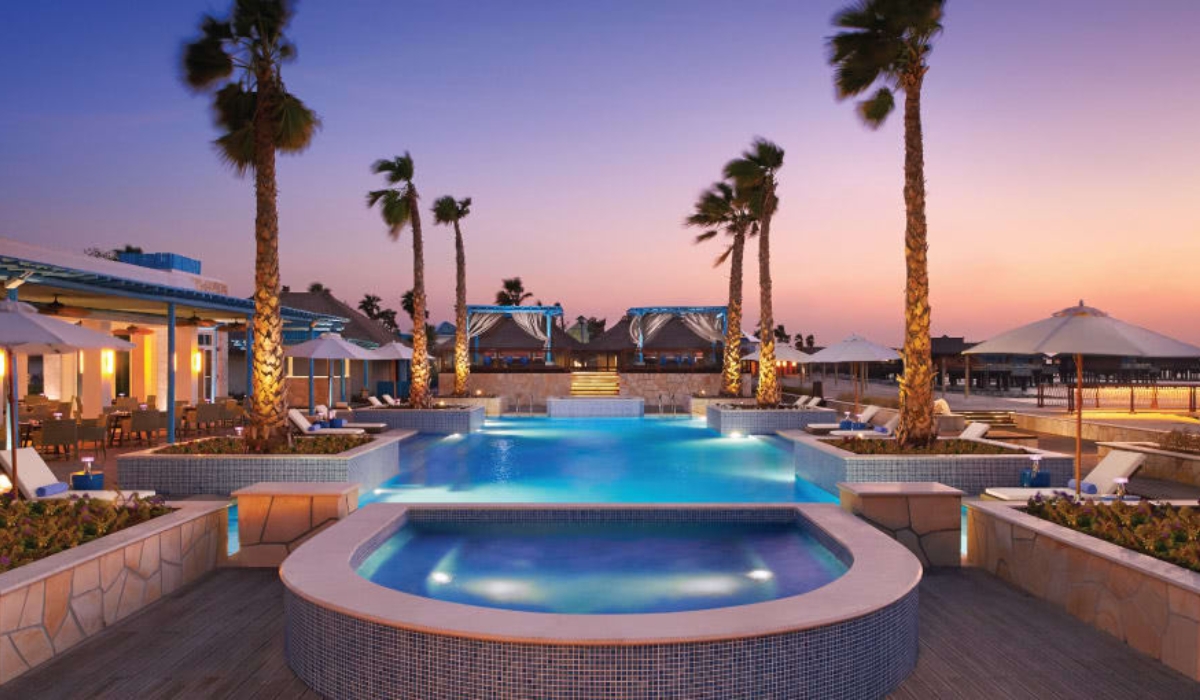 Q Lounge & Restaurant